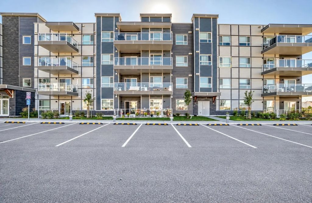 120 40 Carrington Plaza Nw, Calgary