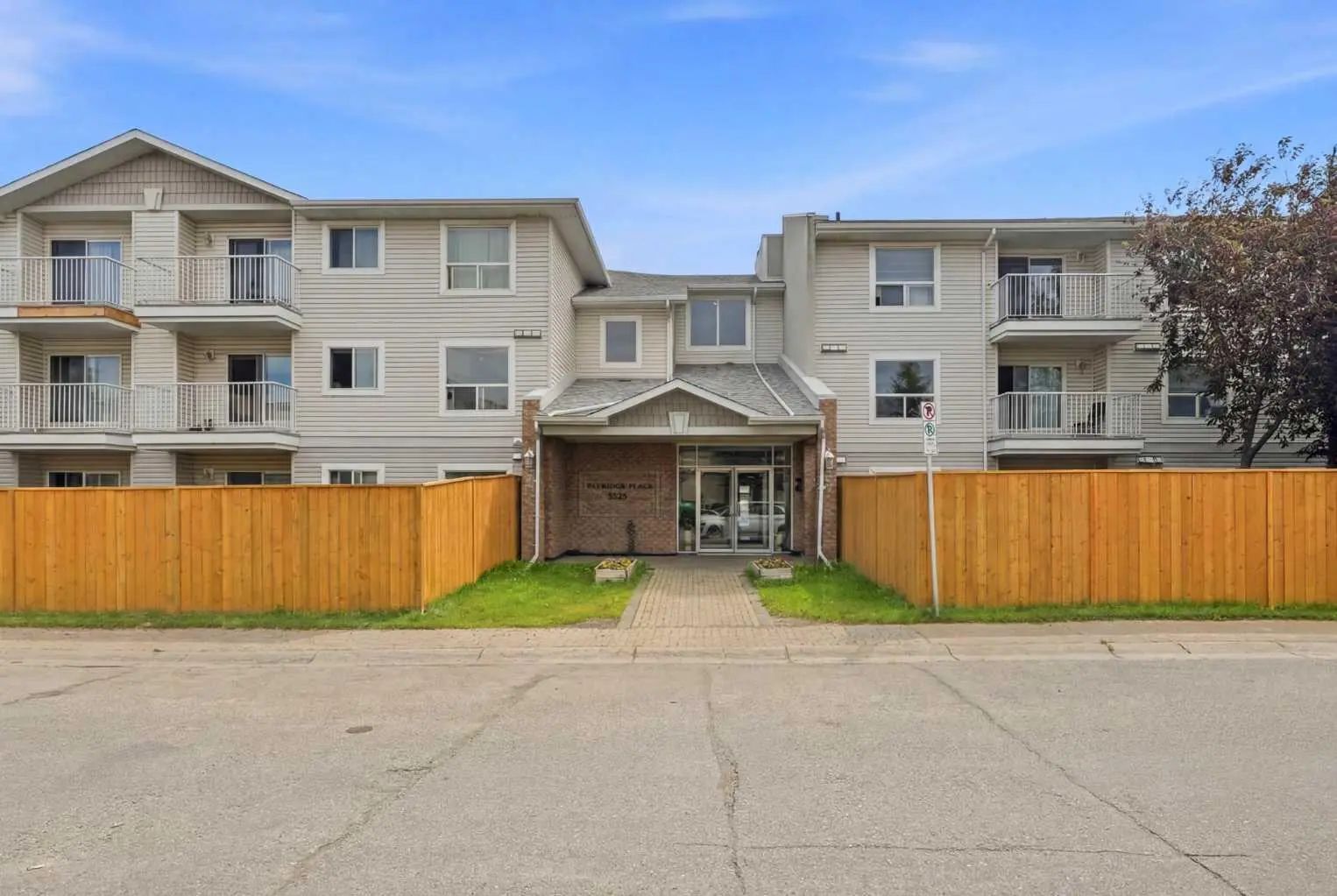 111 5555 Falsbridge Drive Ne Calgary Alberta T3J 3E8 Falconridge Details