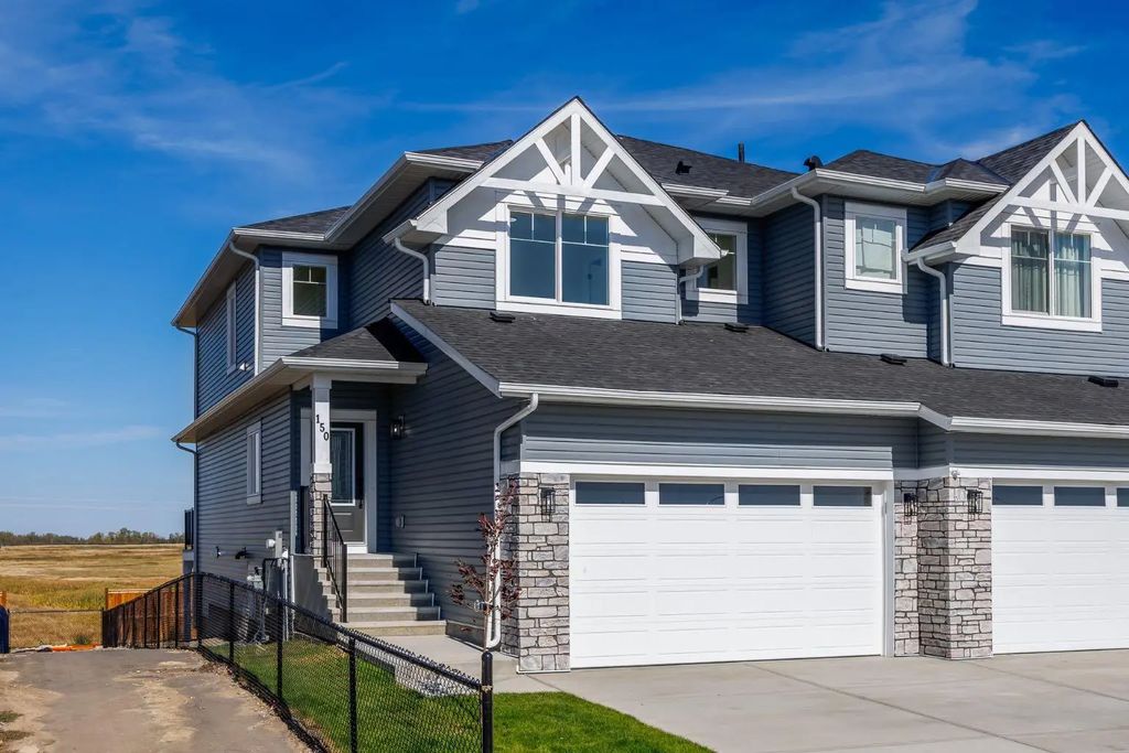 150 Lakewood Crescent , Strathmore