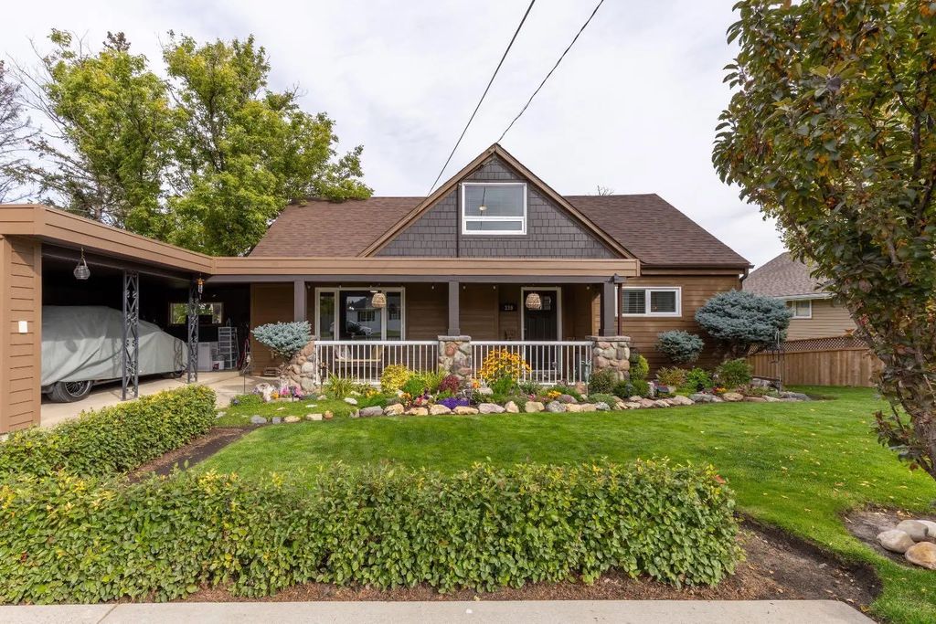 339 2 Avenue E, Cardston