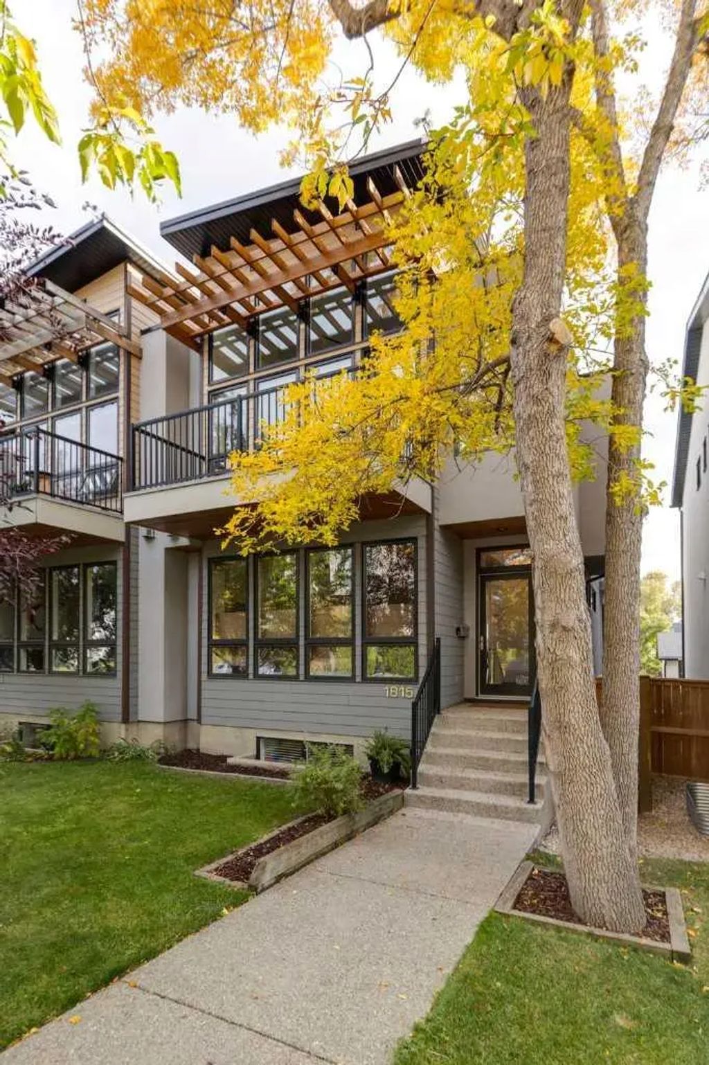 1815 30 Avenue Sw, Calgary