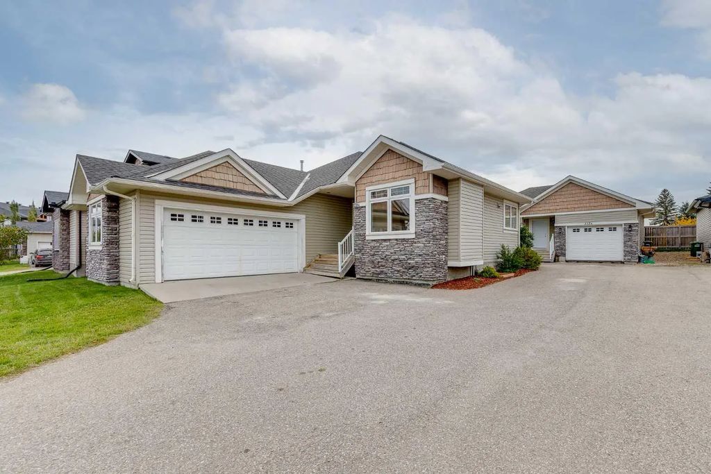 115 Strathmore Lakes Common , Strathmore