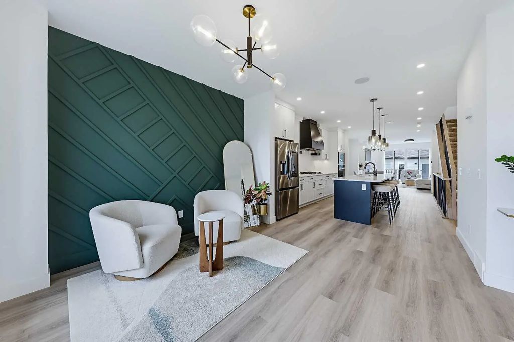 7341 37 Avenue Nw, Calgary