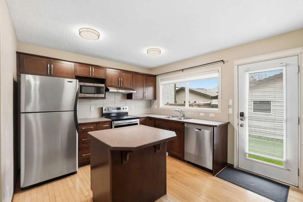 258 Cranberry Place Se, Calgary