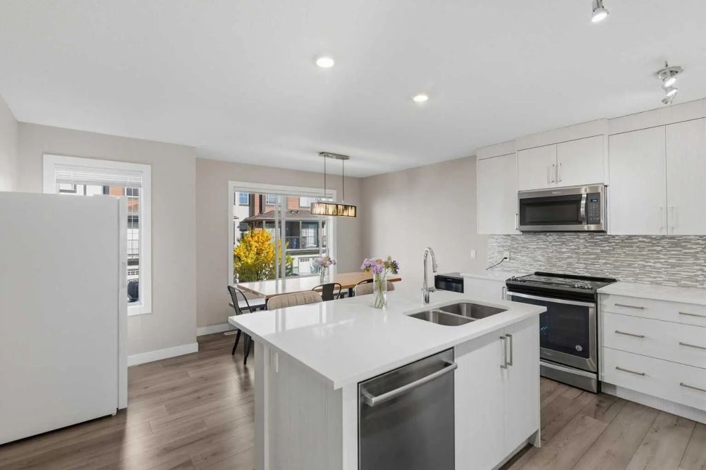 530 Sage Hill Grove Nw, Calgary