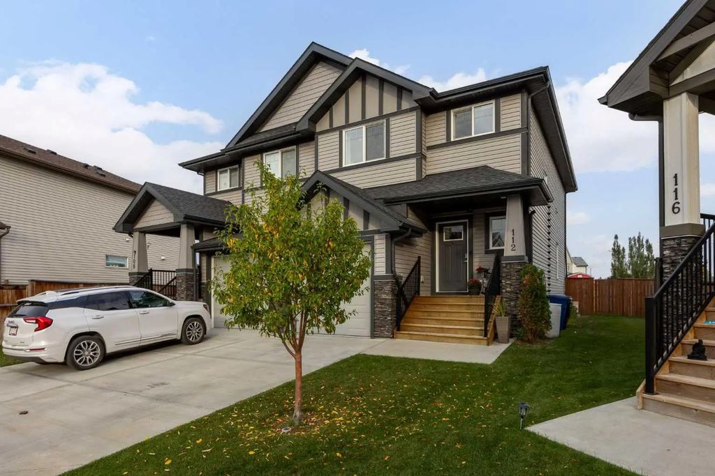 112 Reunion Loop Nw, Airdrie