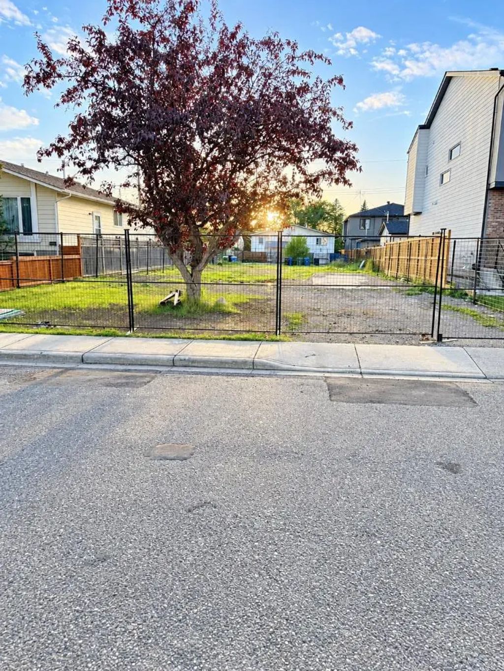 4647 79 Street Nw, Calgary