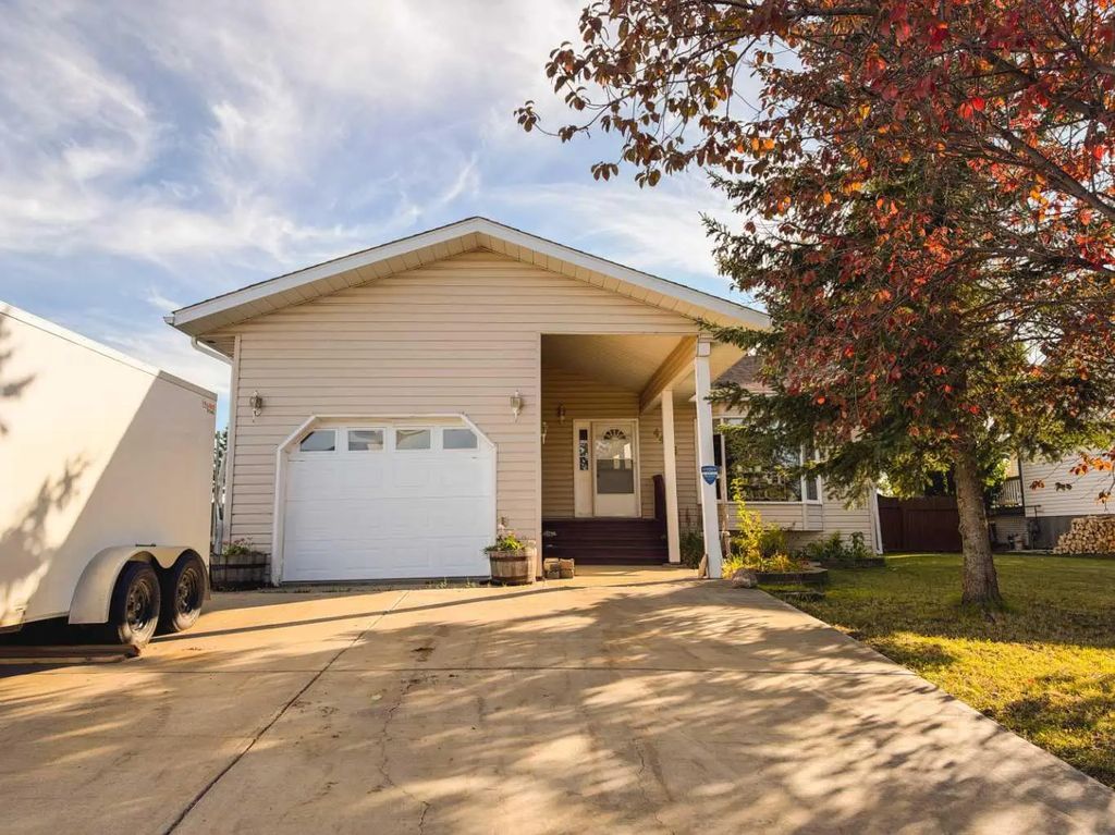 4415 46 Avenue , Rycroft