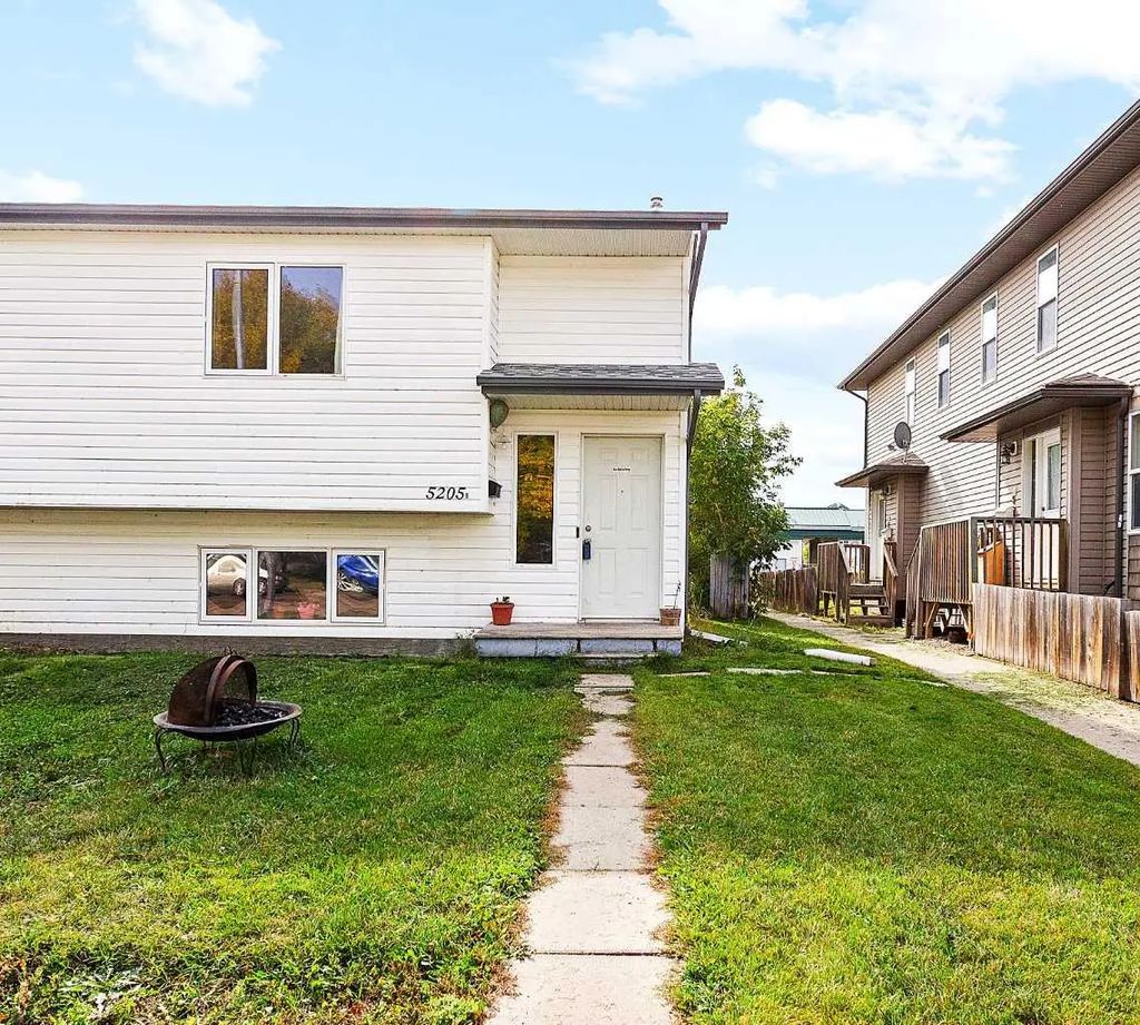5205b 52 Avenue , Camrose
