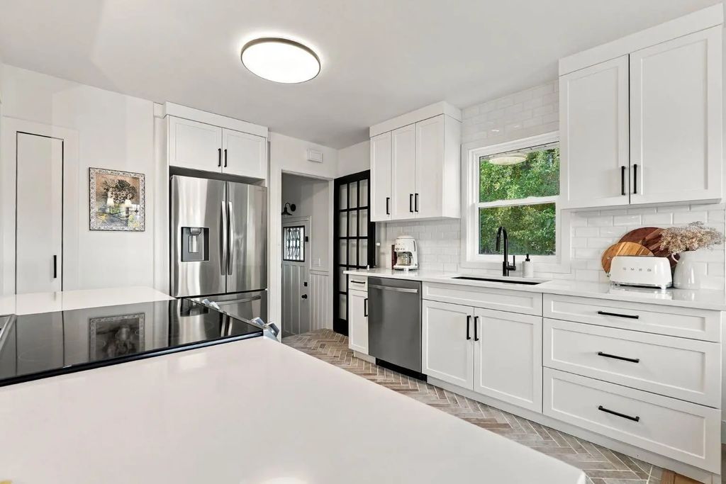 6031 Thornbank Drive Nw, Calgary
