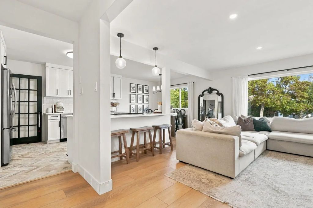 6031 Thornbank Drive Nw, Calgary