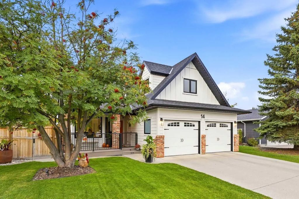 14 Riverside Place , Cochrane
