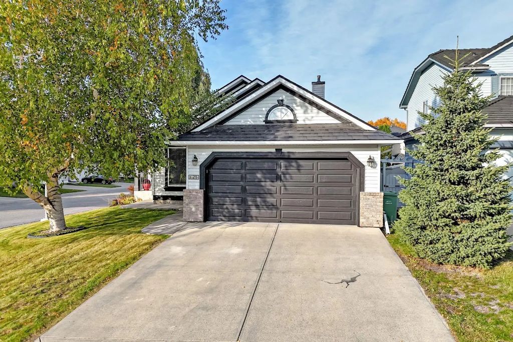 28 Douglasview Rise Se, Calgary