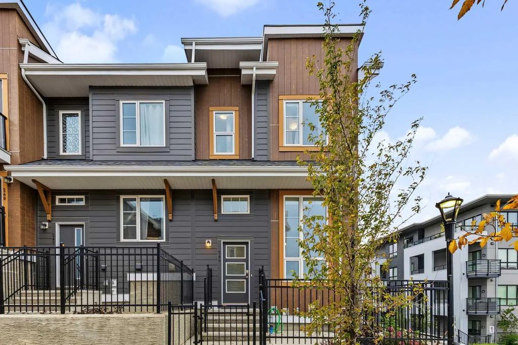 244 Livingston Common Ne, Calgary