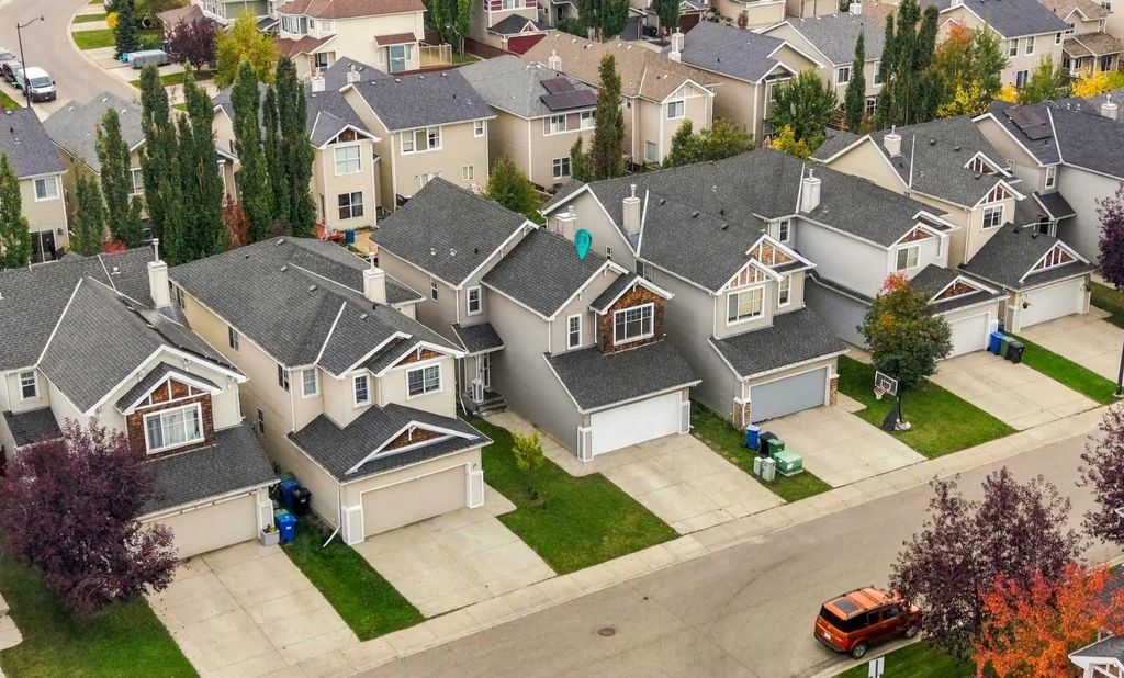 16 Cougartown Place Sw, Calgary