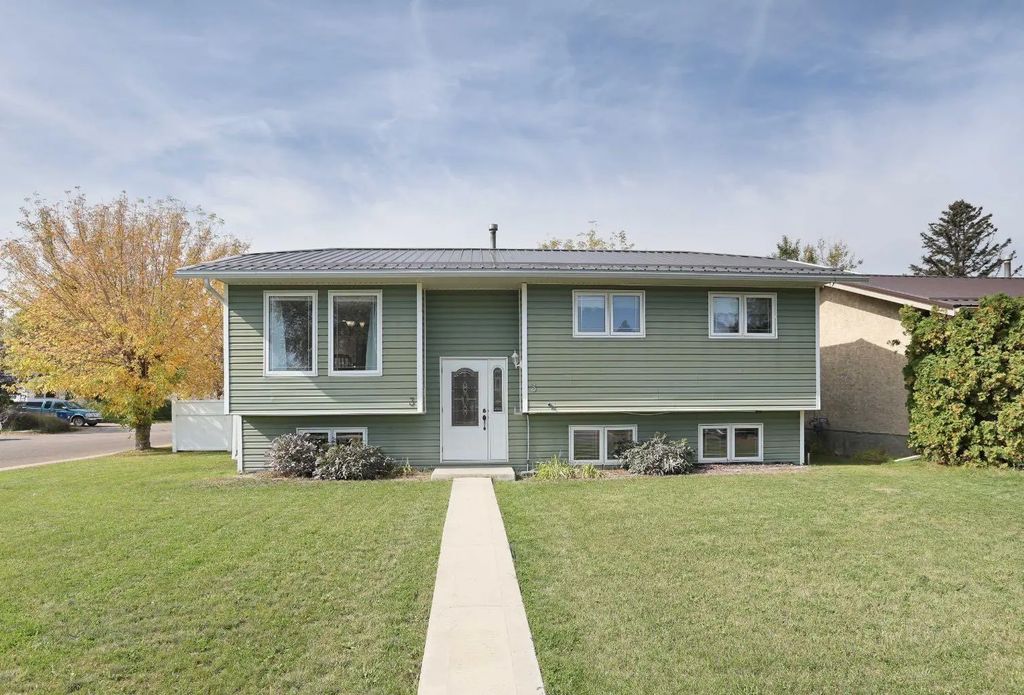 3 Ash Street W, Brooks