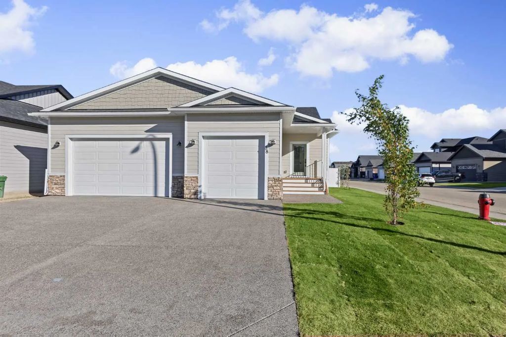 38 Viceroy Crescent , Olds
