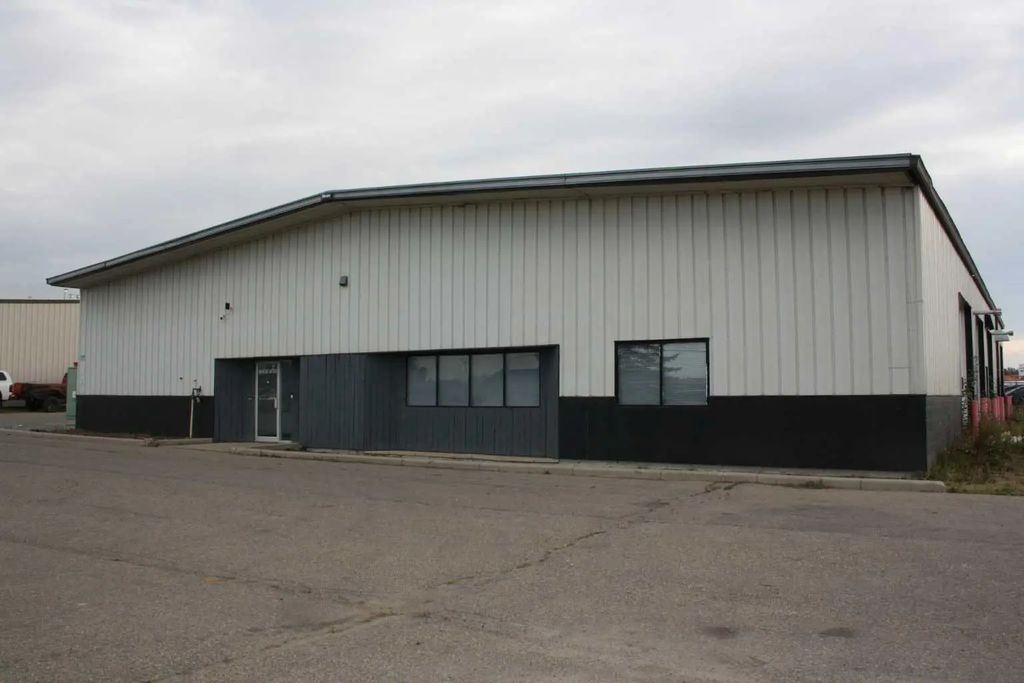 200 104 East Lake Boulevard Ne, Airdrie