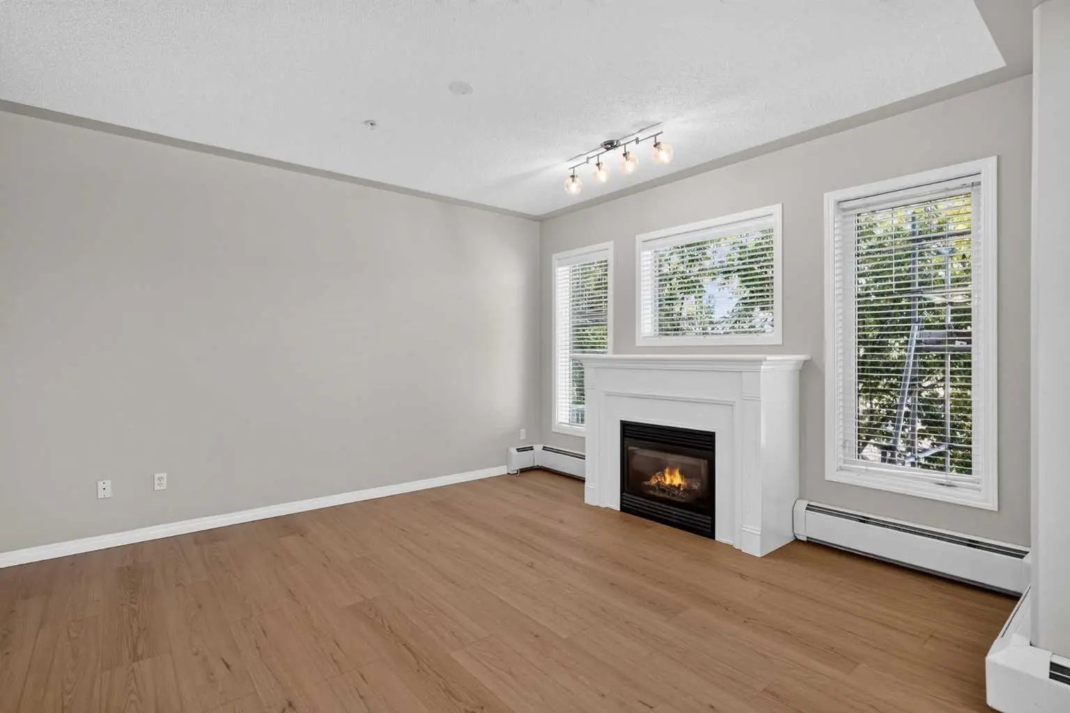 305 2416 Erlton Street Southwest, Calgary – Residential Apartment Listing Photo 4