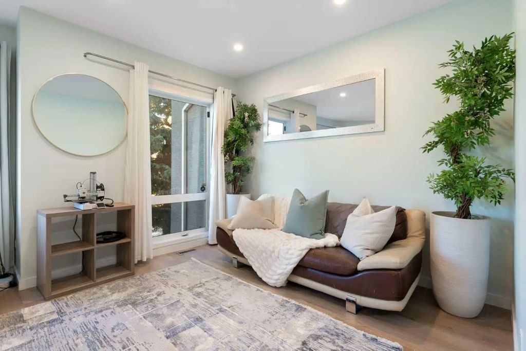 1 2031 26 Avenue Sw, Calgary