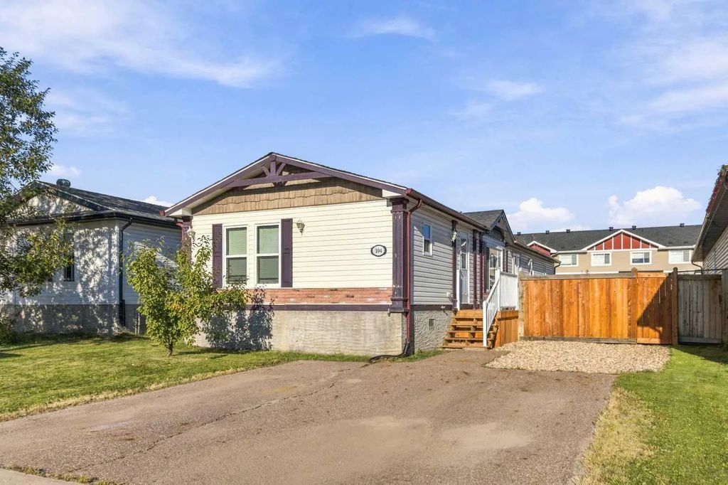 104 Cedar Street , Fort McMurray