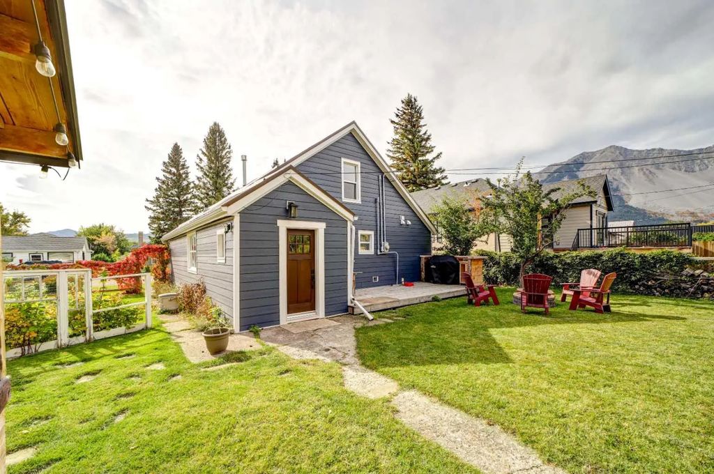 2526 211 Street , Bellevue
