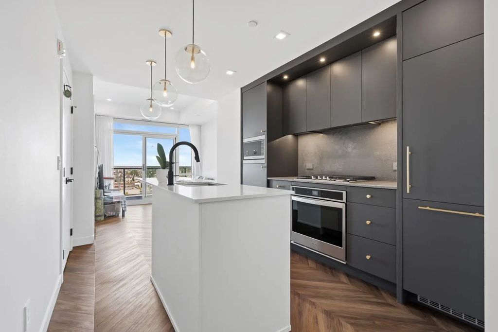 707 8505 Broadcast Avenue Sw, Calgary