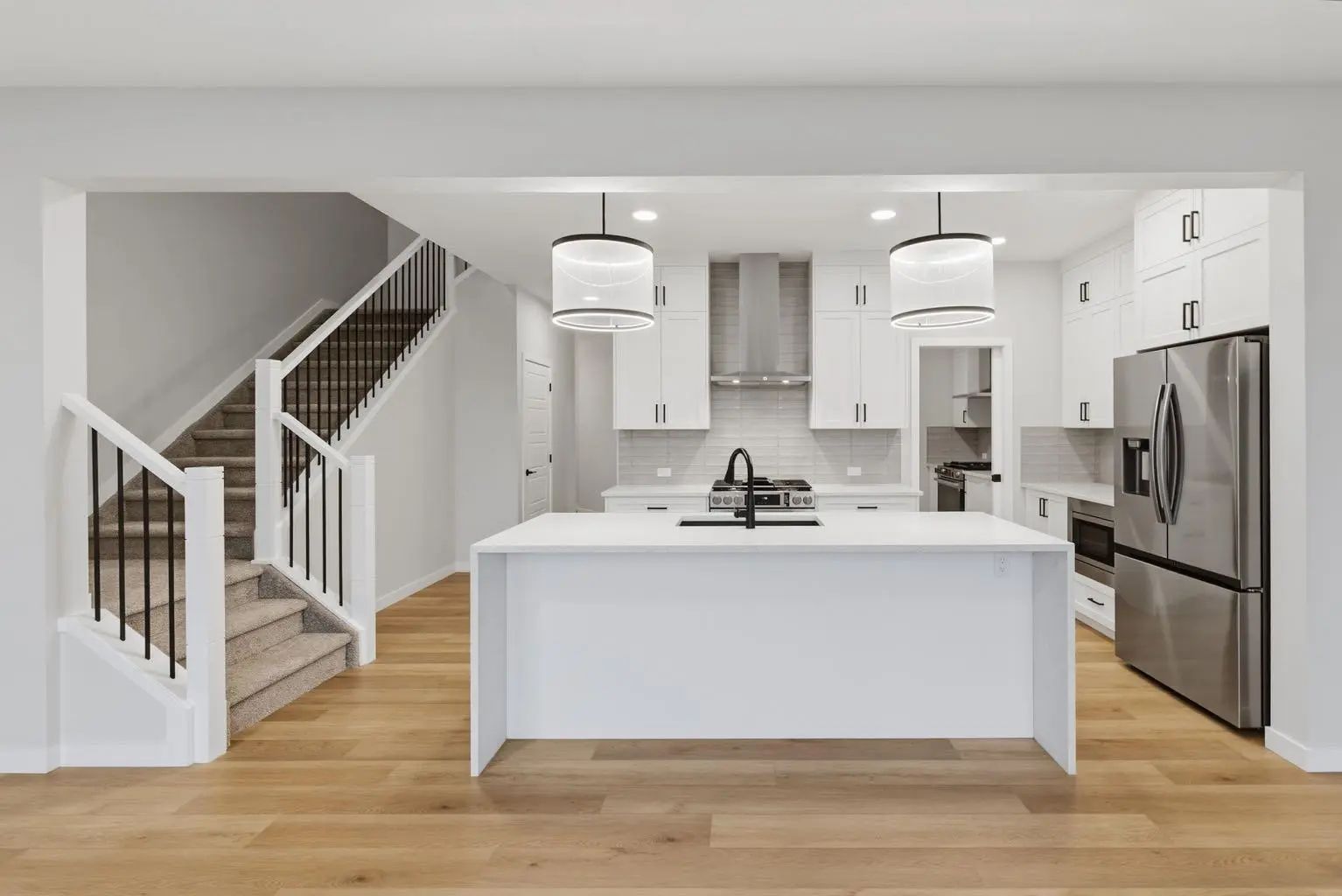 Calgary Home for Sale: Residential Listing in Lewisburg