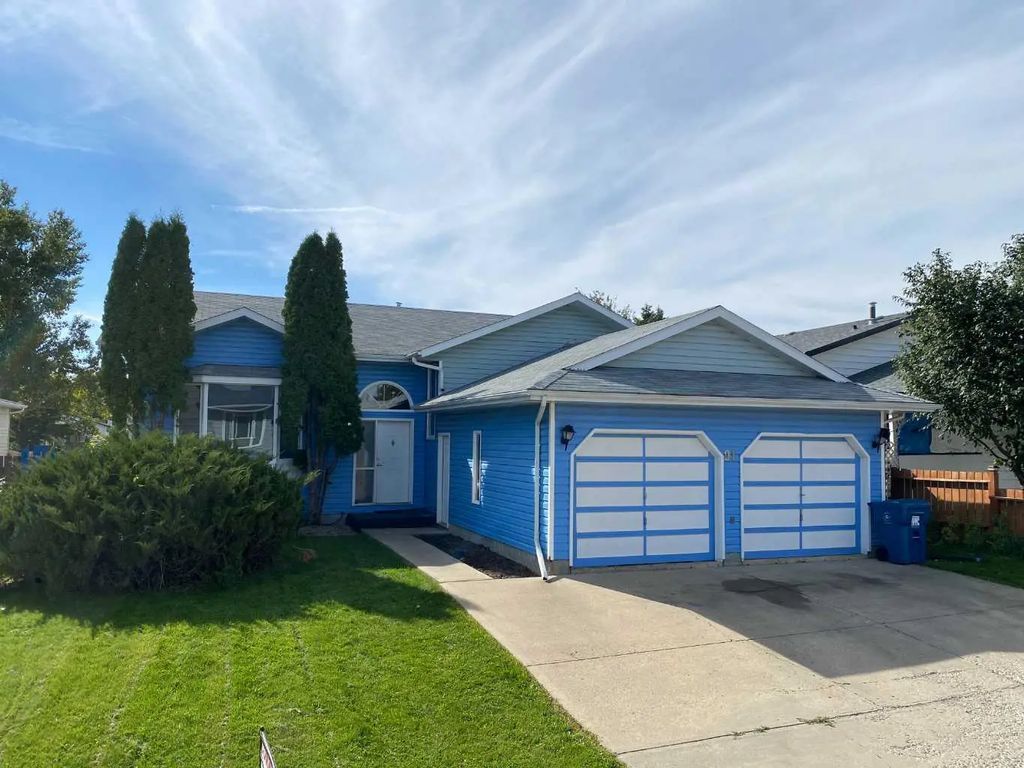 91 Parkland Way E, Brooks