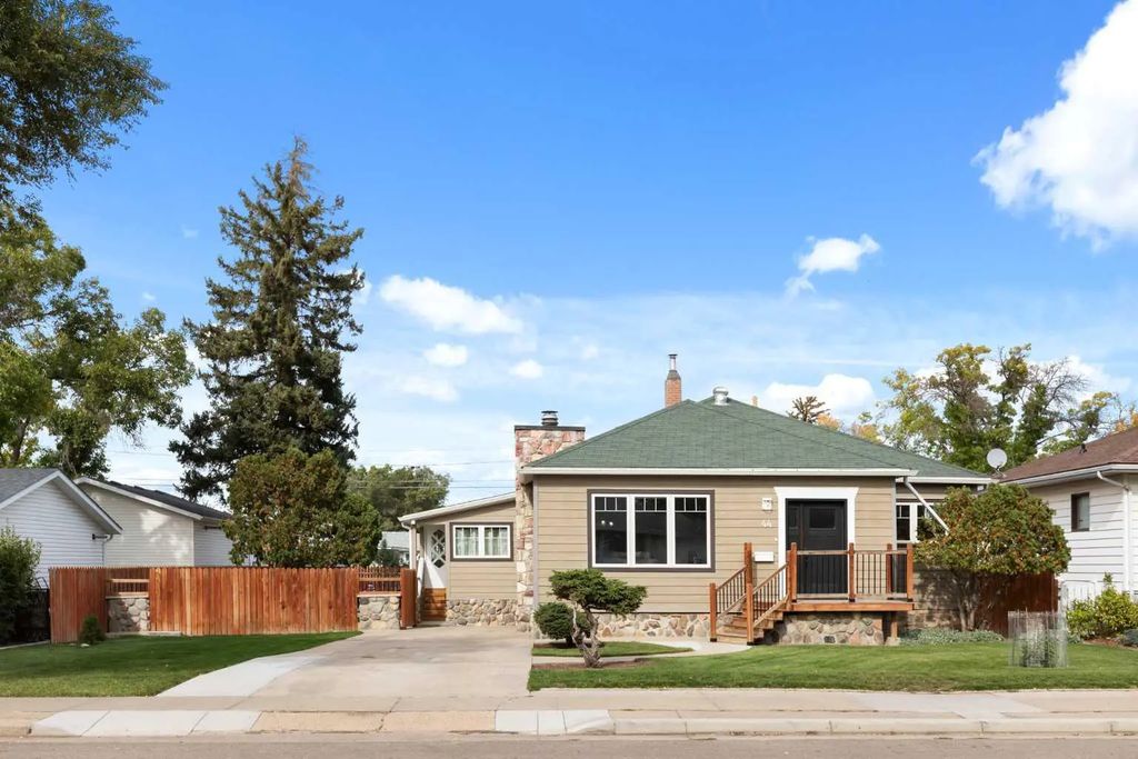 44 8 Street Ne, Medicine Hat