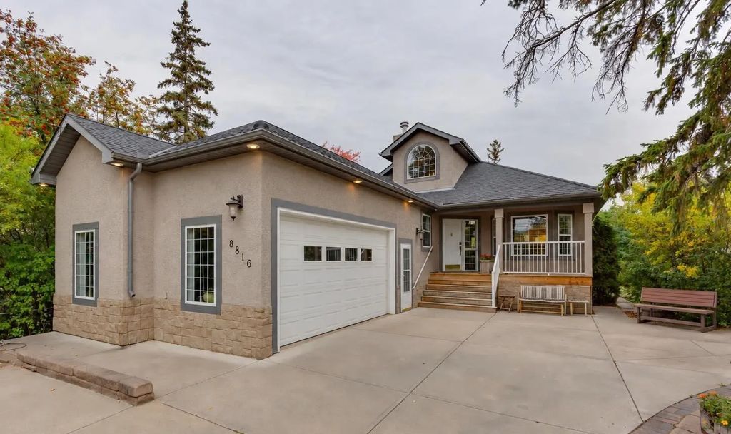 8816 48 Avenue , Calgary