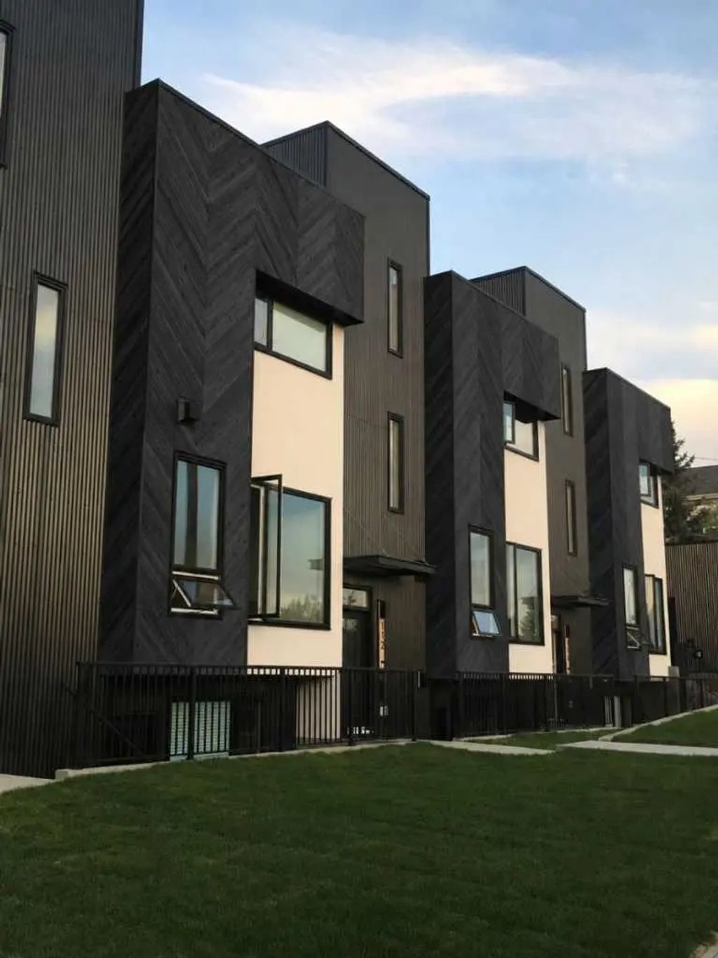 112 21 Street Nw, Calgary