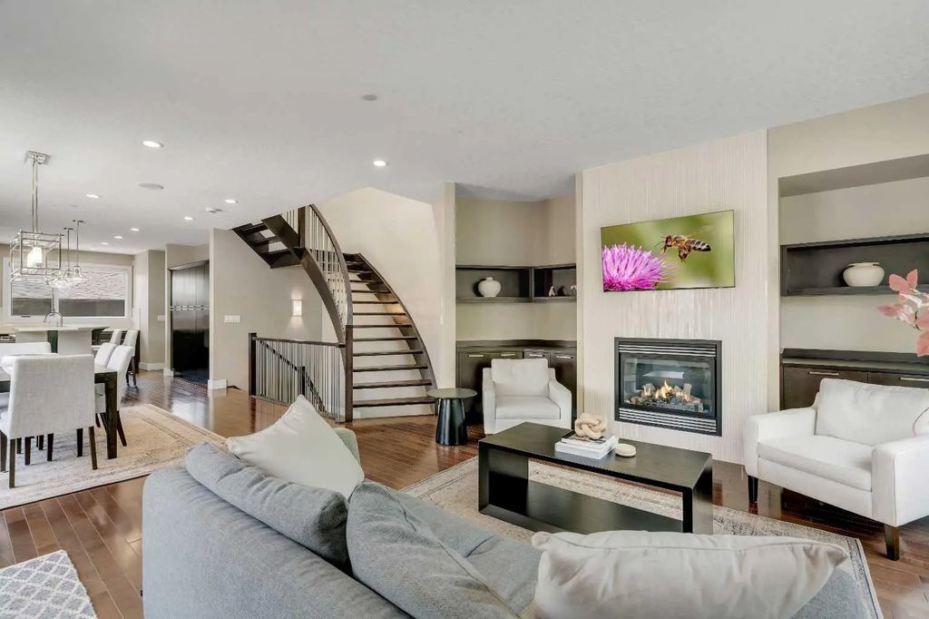 1721 44 Avenue Sw, Calgary