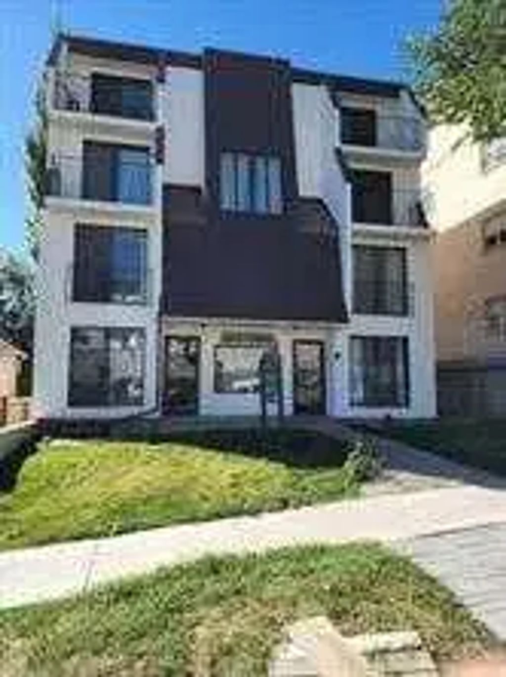 423 3 Avenue Ne, Calgary