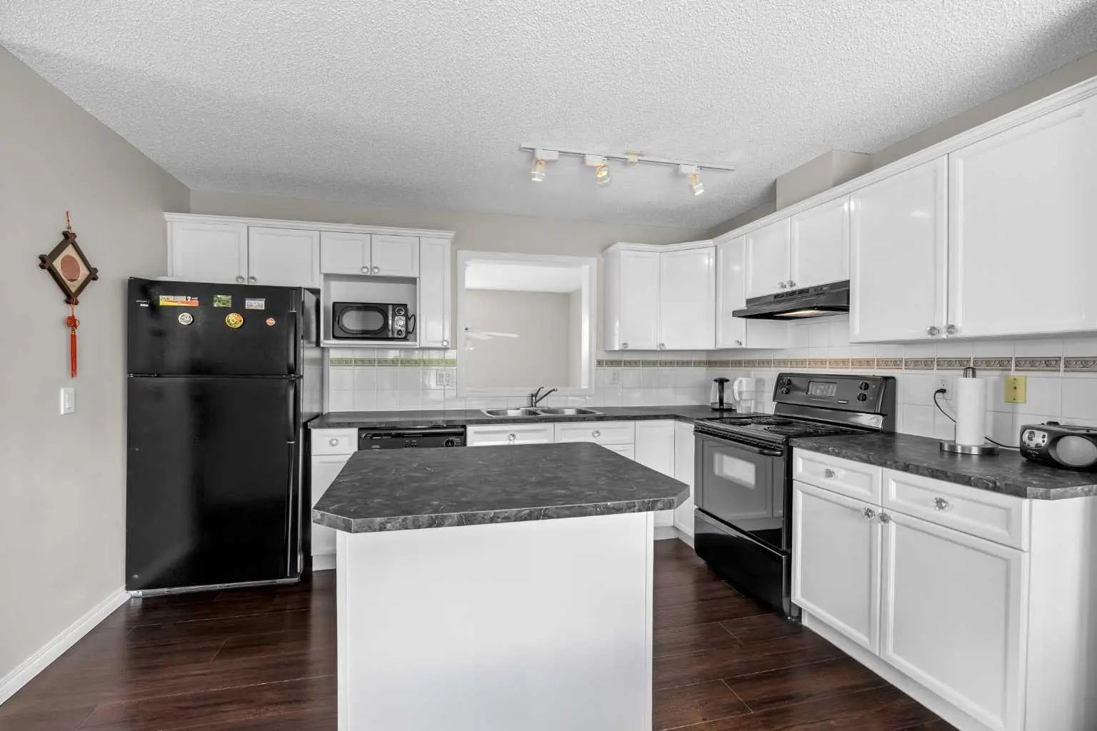 33 Country Hills Cove Northwest, Calgary – Residential Row/Townhouse Listing Photo 7