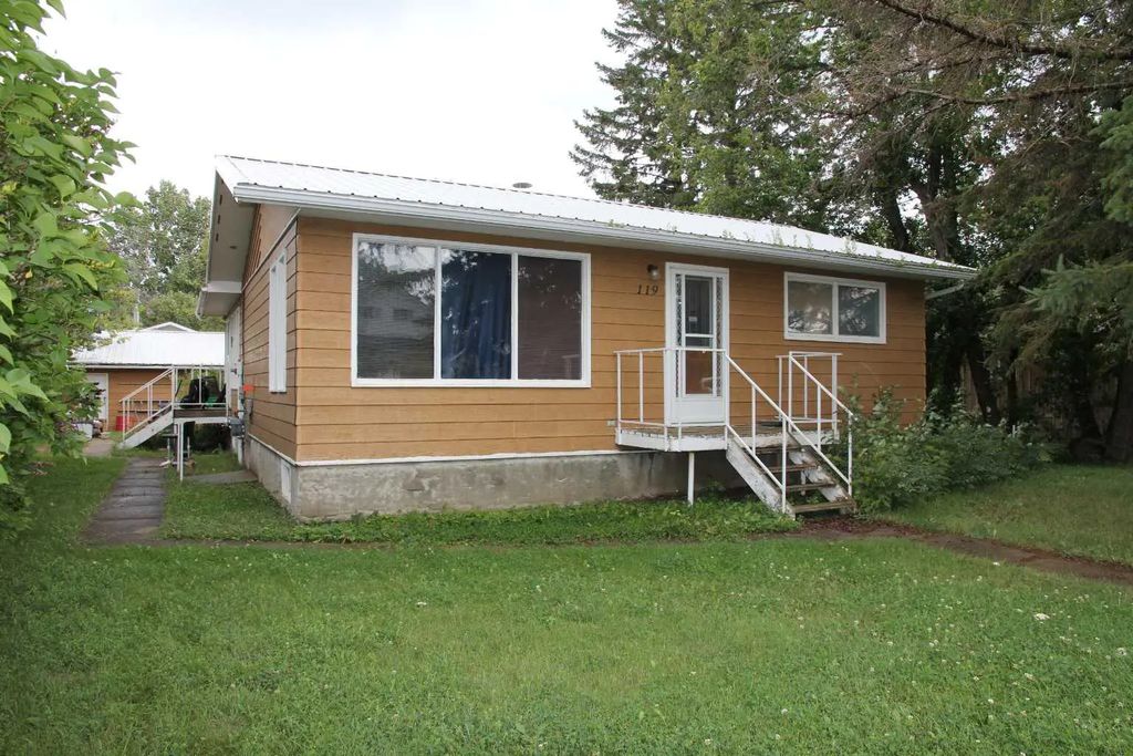 119 4 Street E, Maidstone