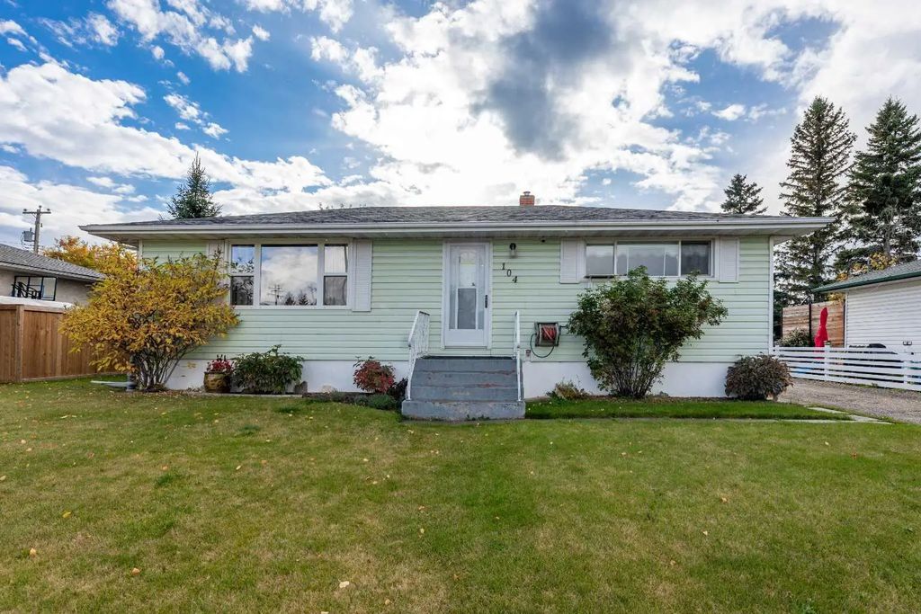 104 Fraser Street , Hinton