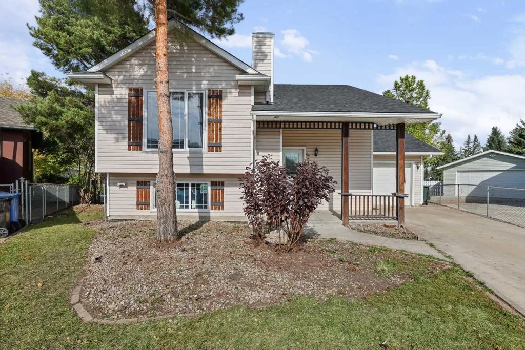 1525 Mary Place , Didsbury