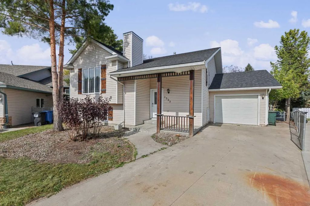 1525 Mary Place , Didsbury