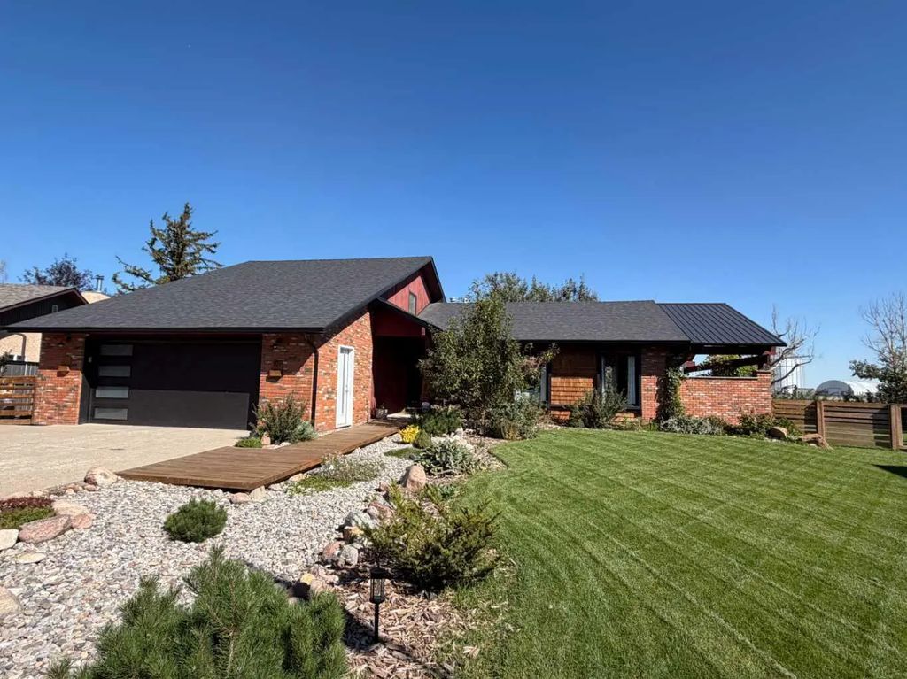 101 3 Street S, Picture Butte