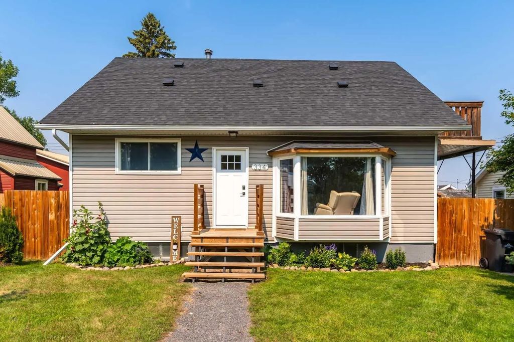 334 4 Avenue Se, High River