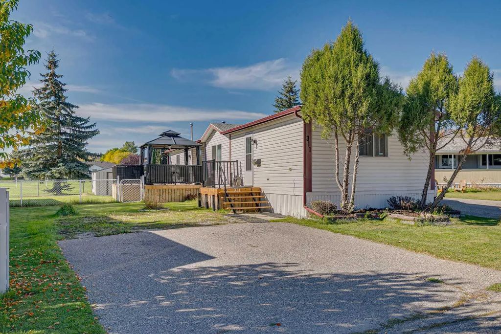 311 Stanley Avenue , Okotoks