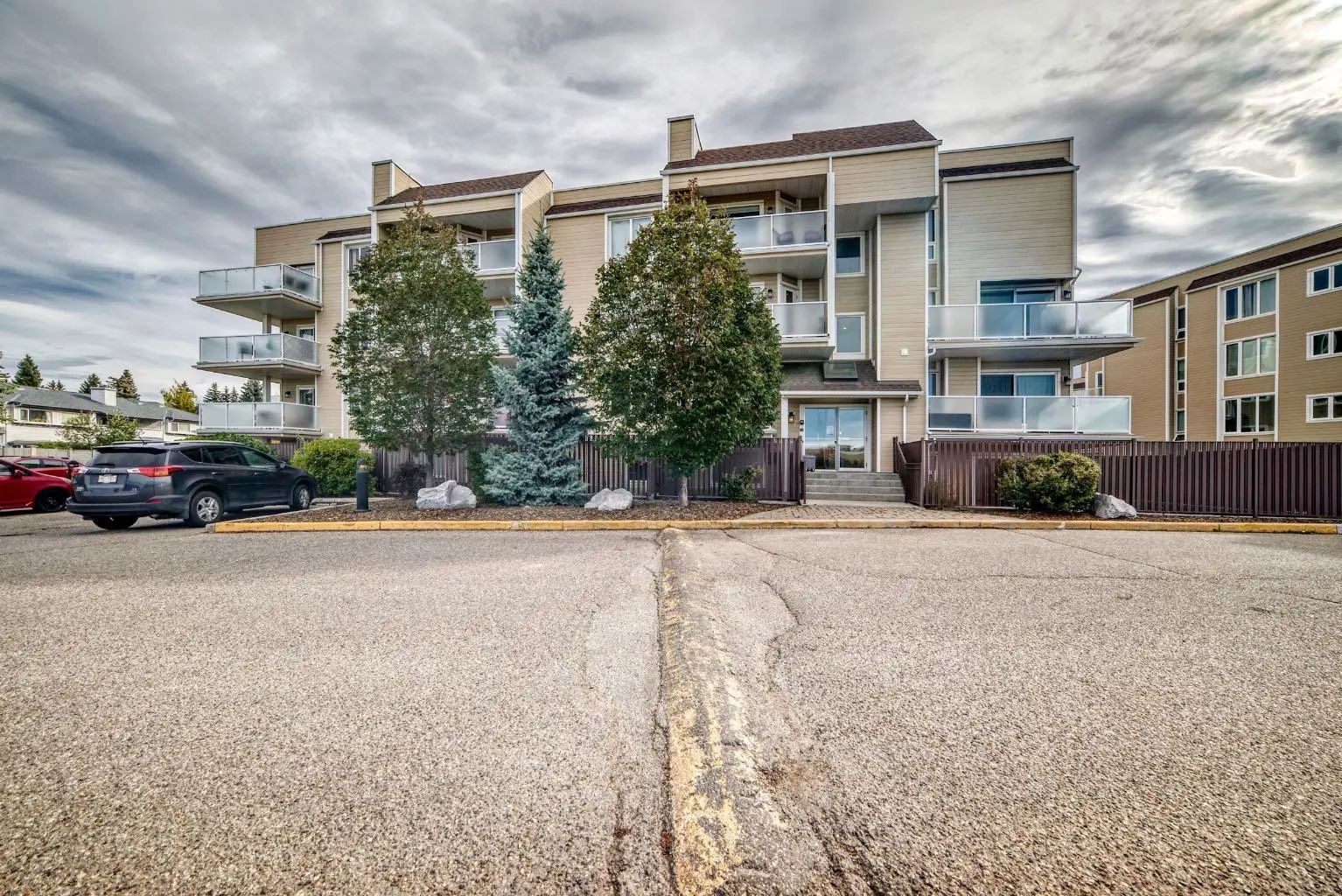 Photo for MLS®# A2348326 - home for sale at 303 3737 42 Street Northwest, Varsity, Calgary Alberta