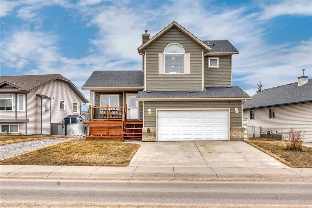 90 Parklane Drive , Strathmore