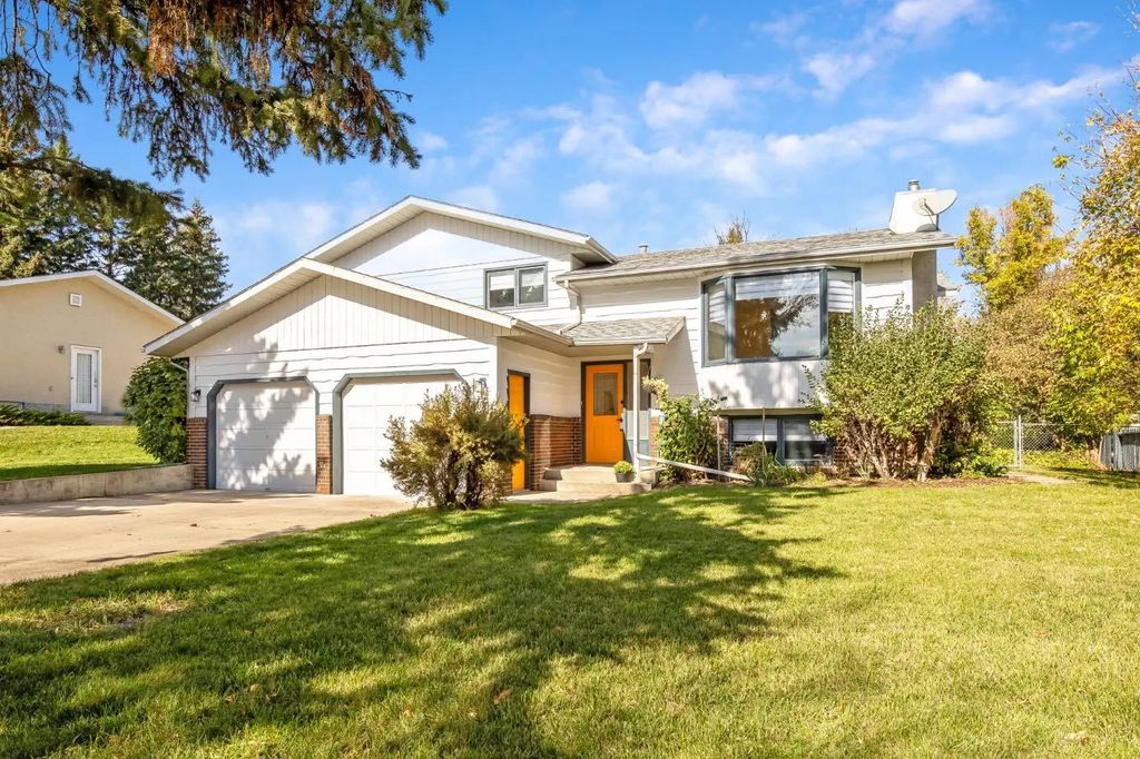 2404 18 Street , Nanton