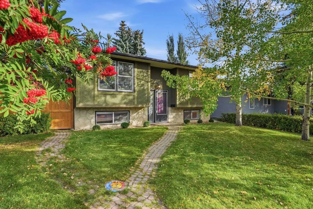 256 Silverview Way Nw, Calgary
