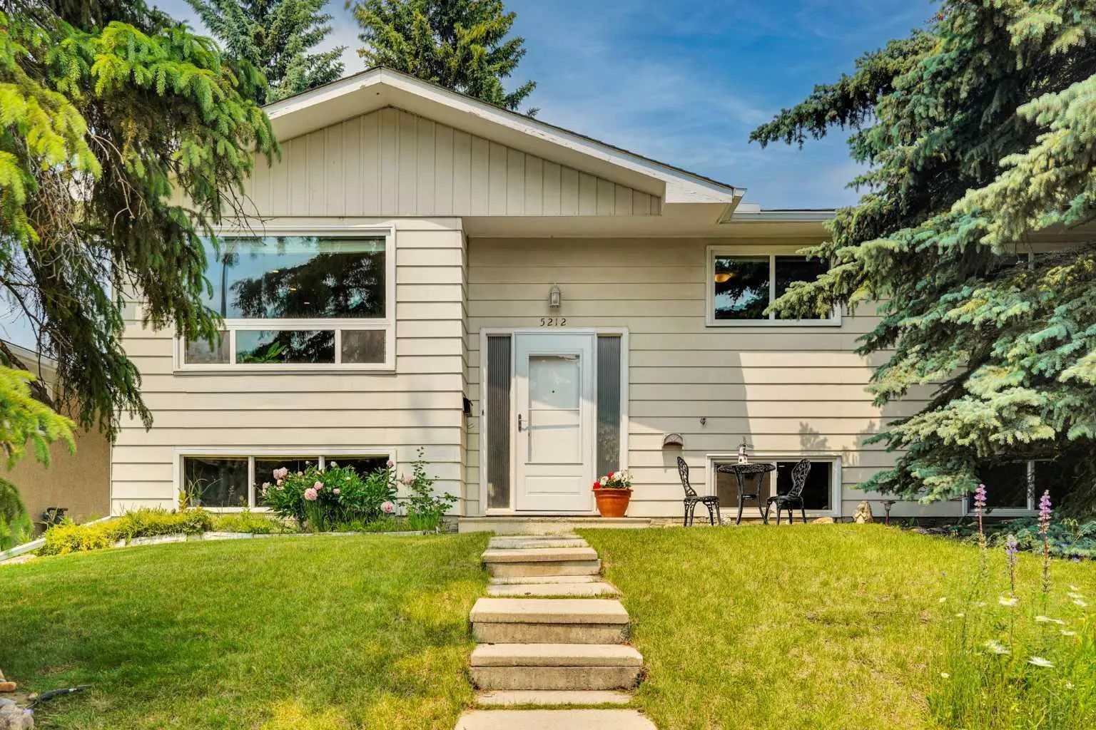 Modern suburban home in Evanston