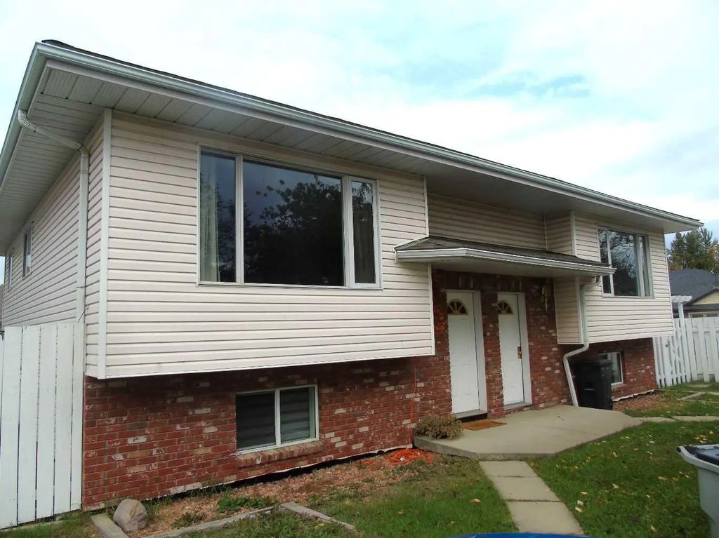 200 + 202 7 Street Ne, Slave Lake