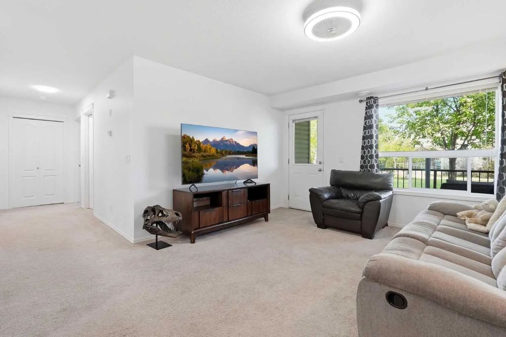 400 8 Bayside Place , Strathmore