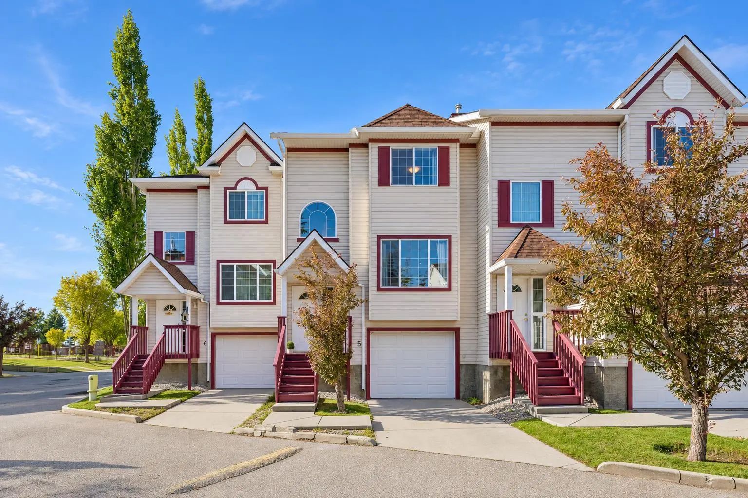 5 15 Rocky Ridge Gate Nw Calgary Alberta T3G 4P6 Rocky Ridge Details